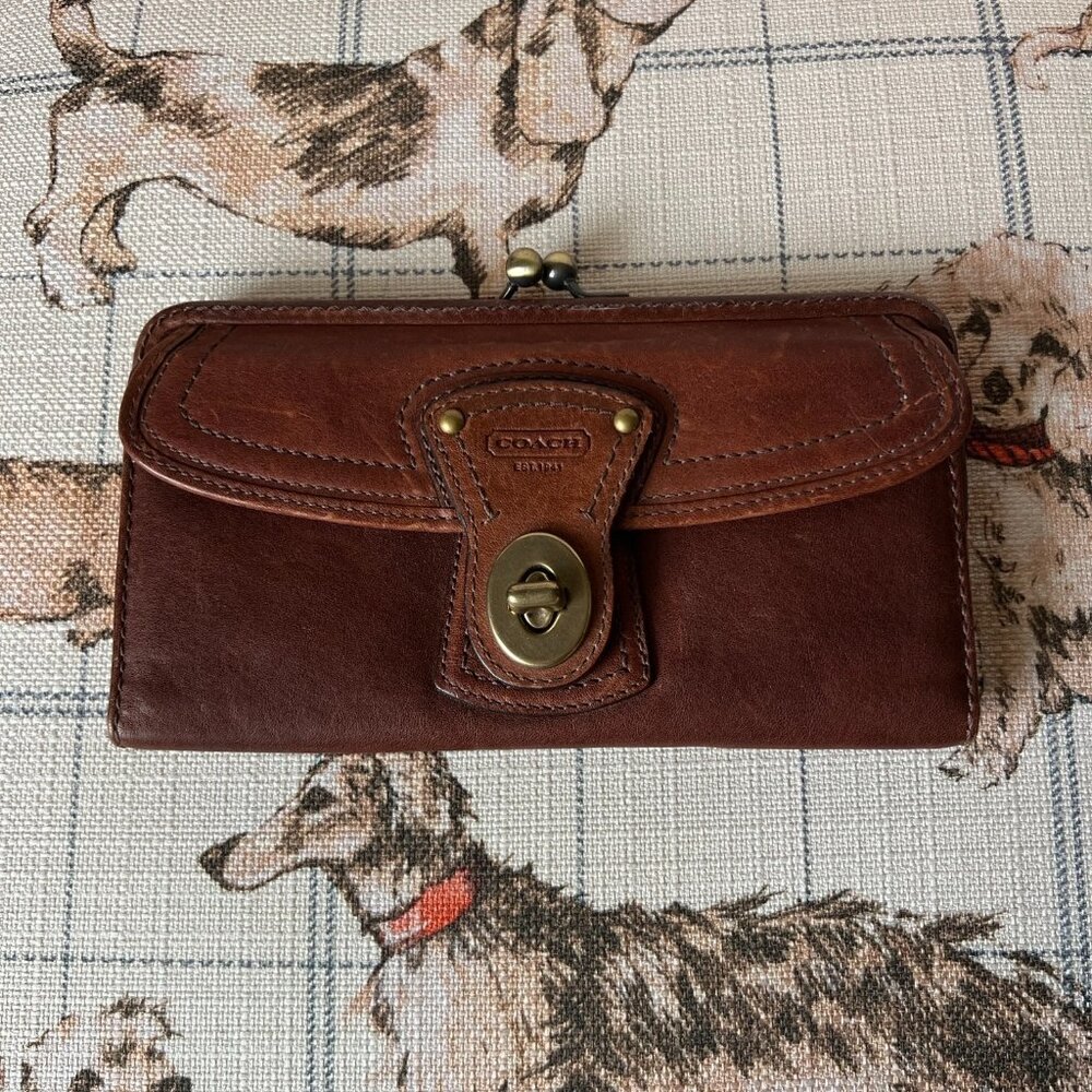 *RARE* COACH Legacy Leather Turnlock Trifold Wallet NWOT